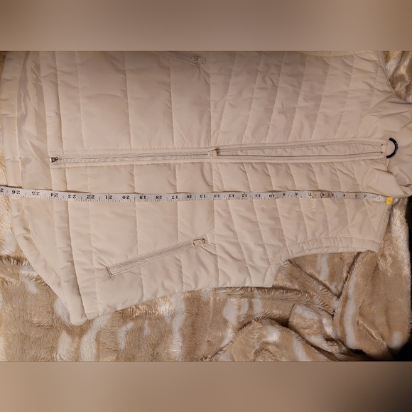 DKNY Women's Ivory Quilted Vest - Picture 5 of 6